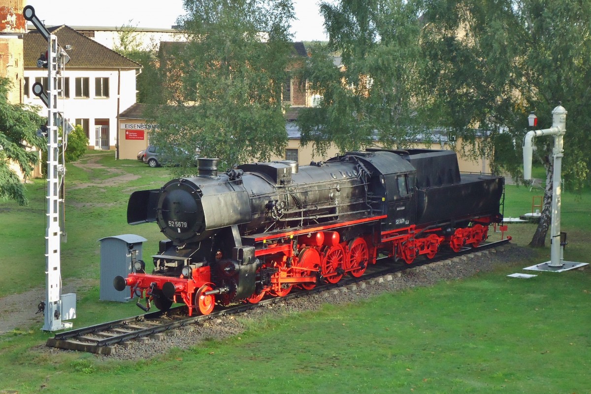 Am 23 September 2014 wurde 52 5679 in Falkenberg (Elster) fotografiert.