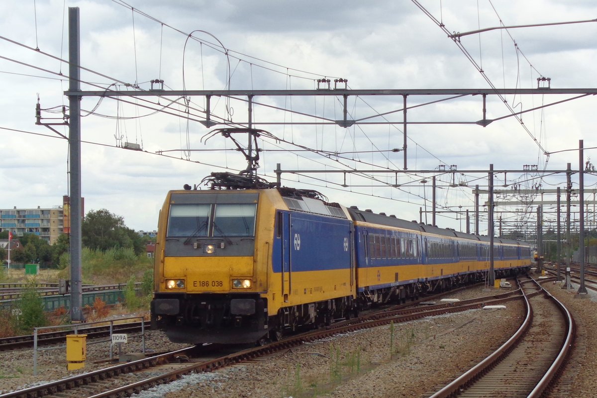 Am 24 Augustus 2018 treft 186 038 in Breda ein.