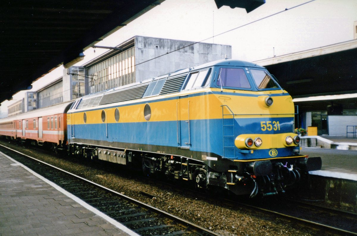 Am 24 Juli 1997 steht 5531 mit IR nach Luxembourg in Lüttich-Guillemins. 