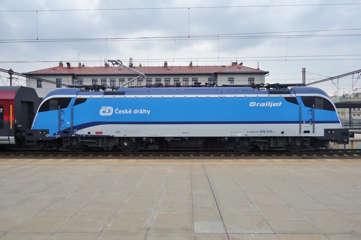 Am 24 Mai 2015 steht 1216 249 in Praha hl.n.