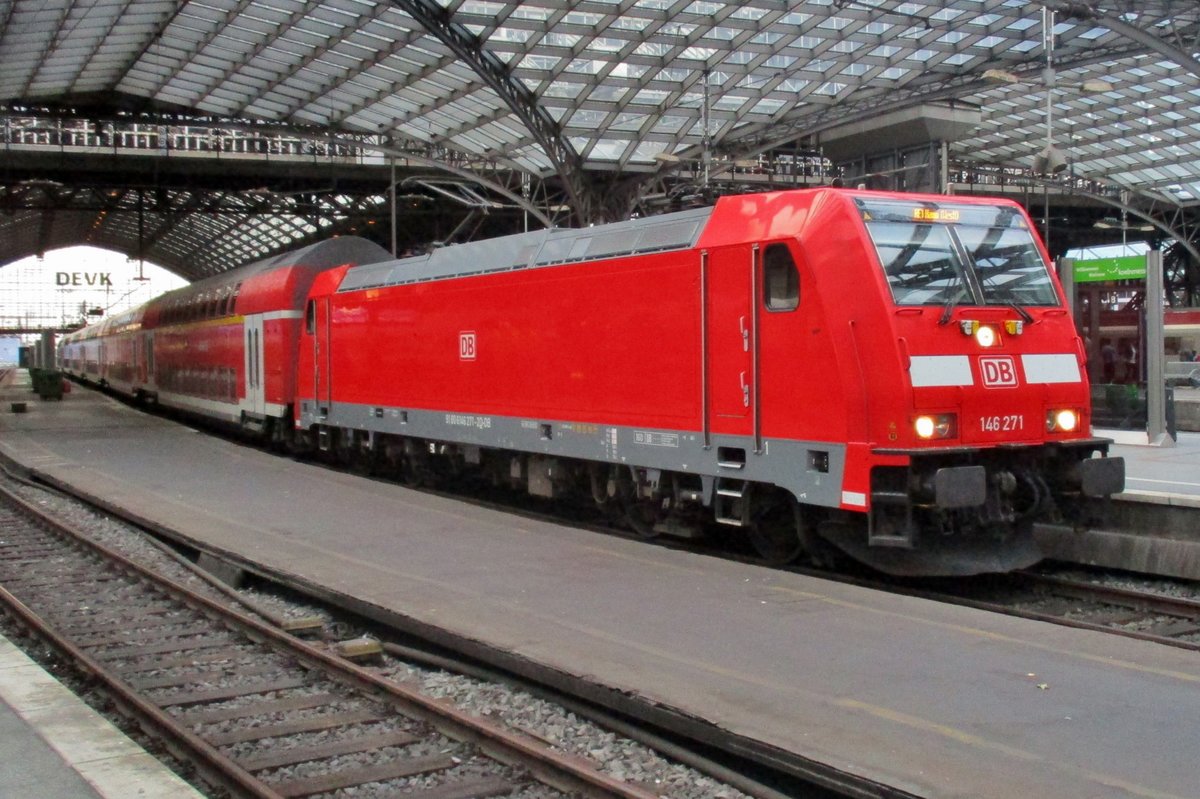 Am 25 September 2017 ist 146 271 in Köln Hbf eingetroffen.