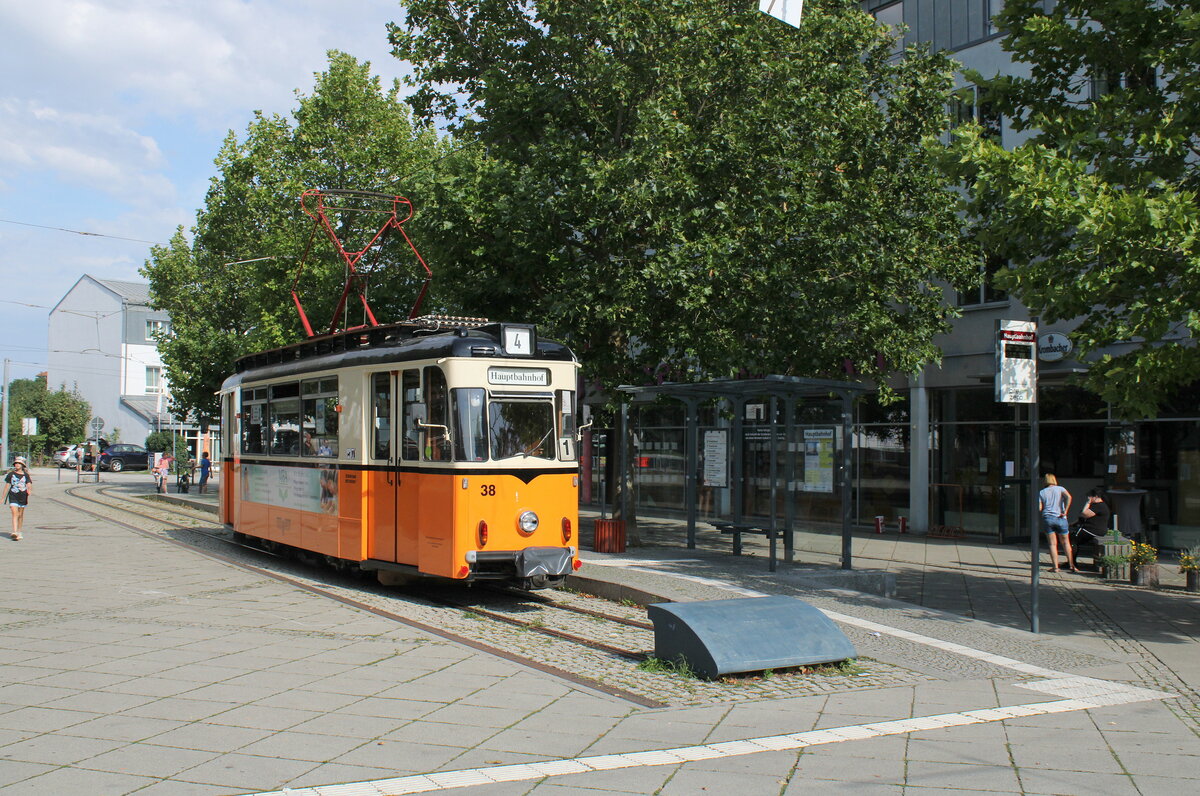 Am 25.08.2023 stand der Tw 38 als Linie 4 zum Salztor am Hauptbahnhof.