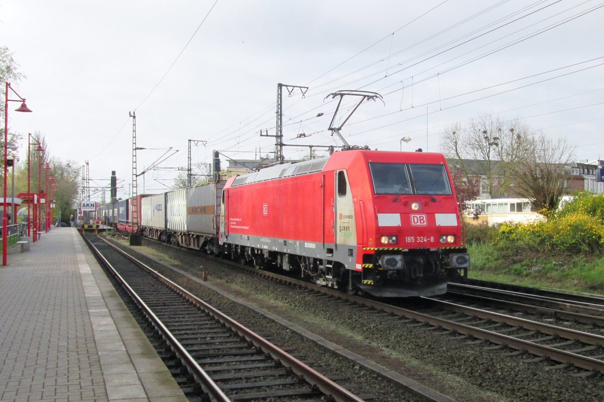 Am 28 April 2016 donnert 185 324 durch Elmshorn.