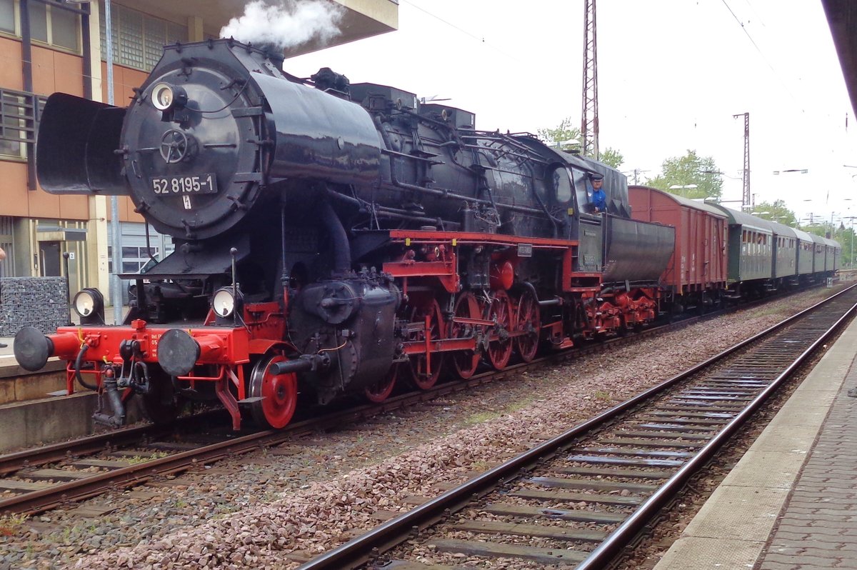 Am 28 April 2018 steht 52 8195 in Trier. 