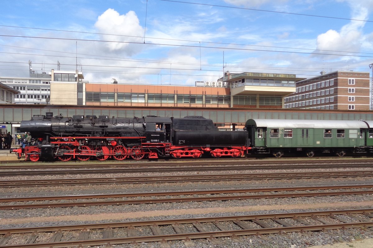 Am 28 April 2018 steht 52 8195 in Trier. 