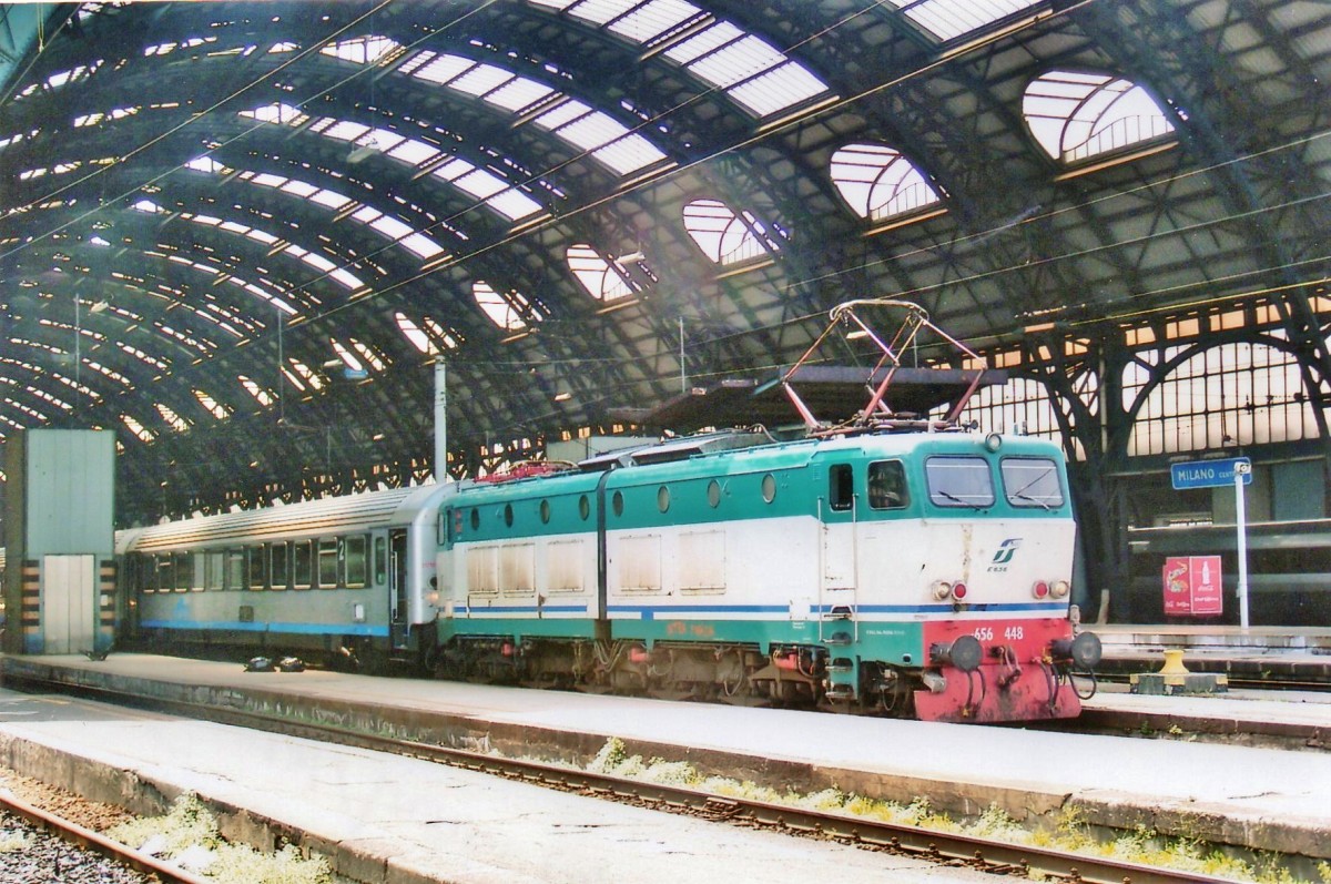 Am 28 Mai 2008 steht FS E 656 448 in Milano Centrale.