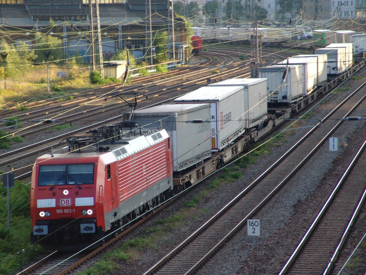 Am 29.09.2013 durch fuhr 189 063-1 mit KLV Halle an der Saale in Richtung Rostock. 