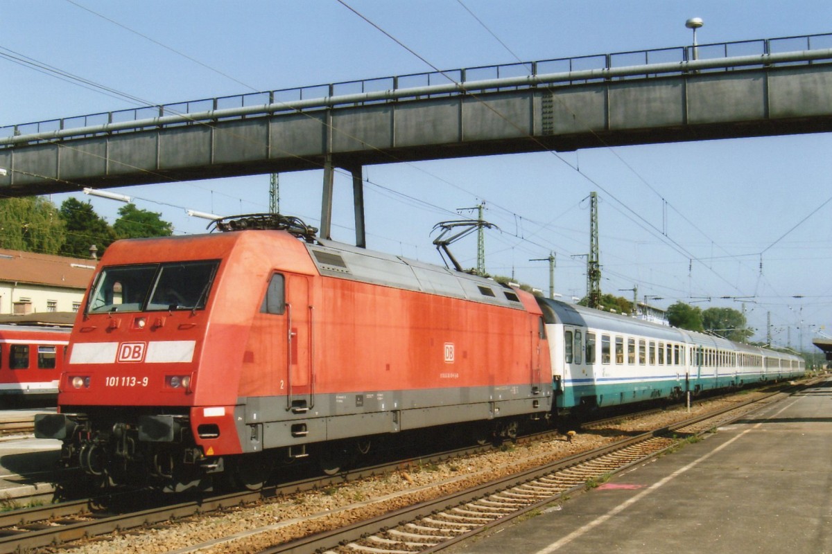 Am 30 Mai 2006 durchfahrt 101 113 mit FS-EC aus Verona Rosenheim.