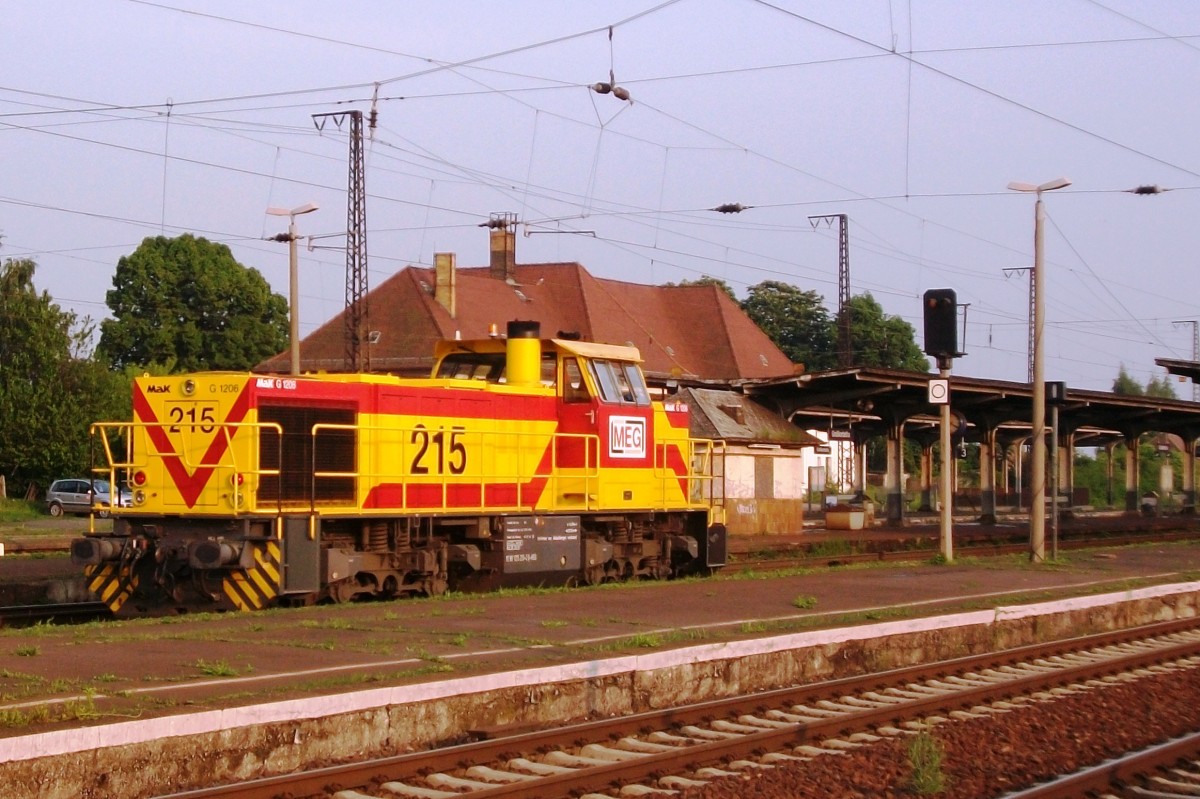 Am 30 Mai 2010 durchfahrt MEG in Tfzf GTrosskorbetha.