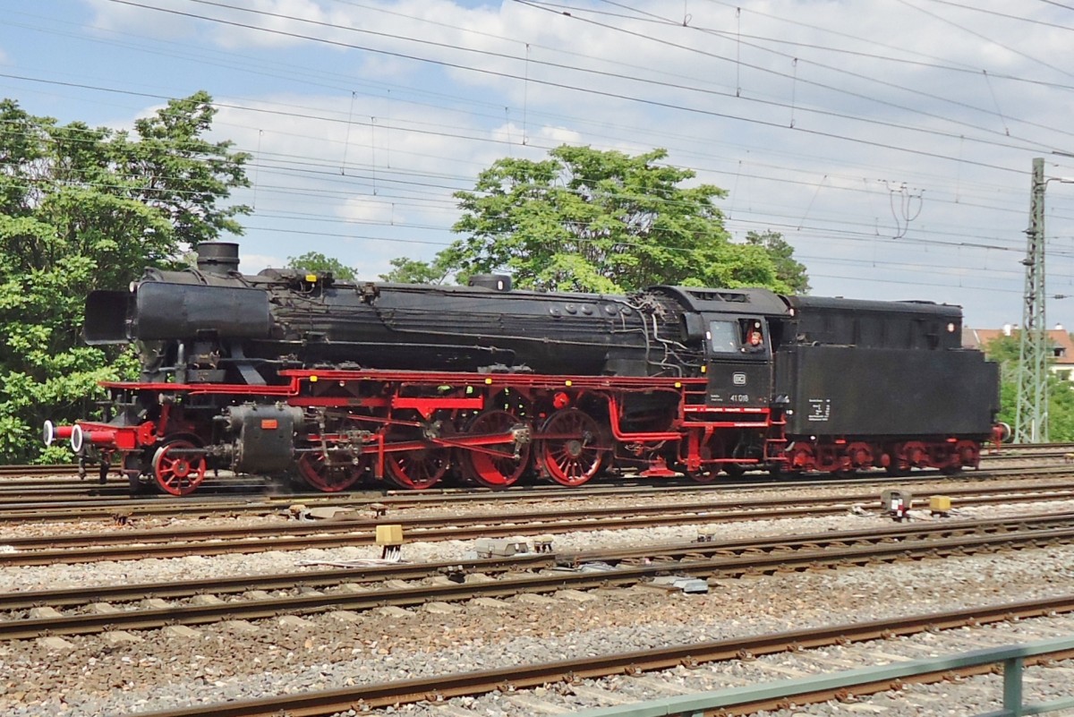 Am 31 Mai 2014 lauft 41 018 um bei Neustadt (Weinstrasse). 