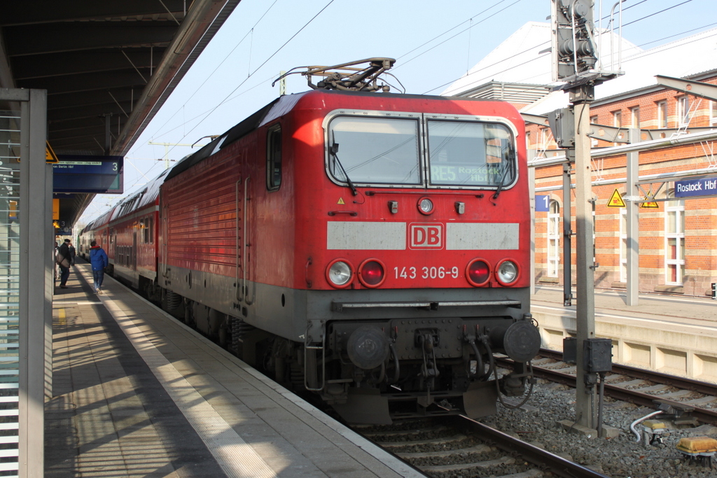 am 31.10.2015 fuhr der Warnemnde-Express zum vorletzten Mal fr das Fahrplanjahr 2015 von Berlin Hbf(tief)nach Rostock Hbf.