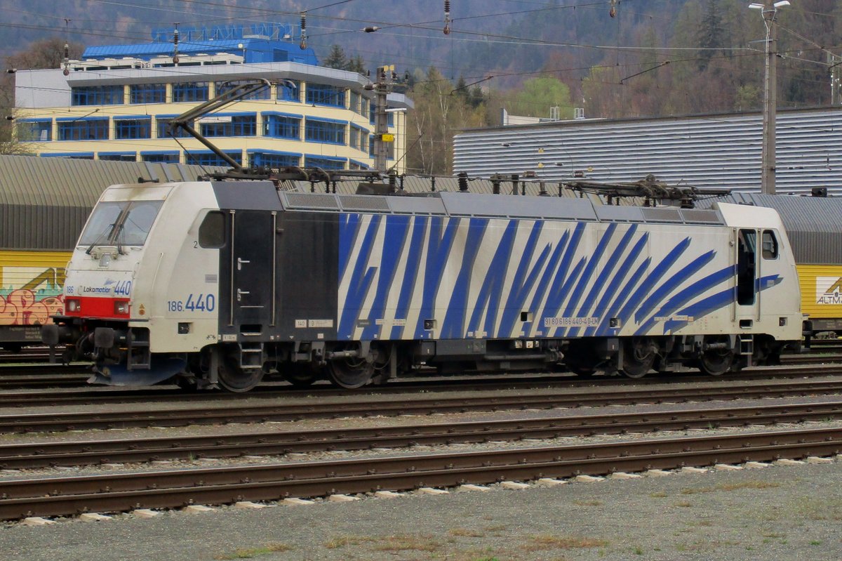 Am 4 April 2017 steht 186 440 in Kufstein.