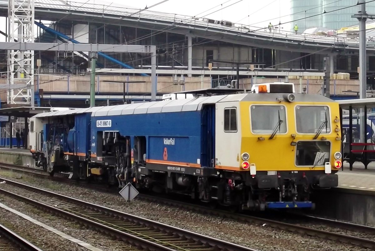 Am 4 Augustus 2017 steht UniMat 103 in Utrecht Centraal. 