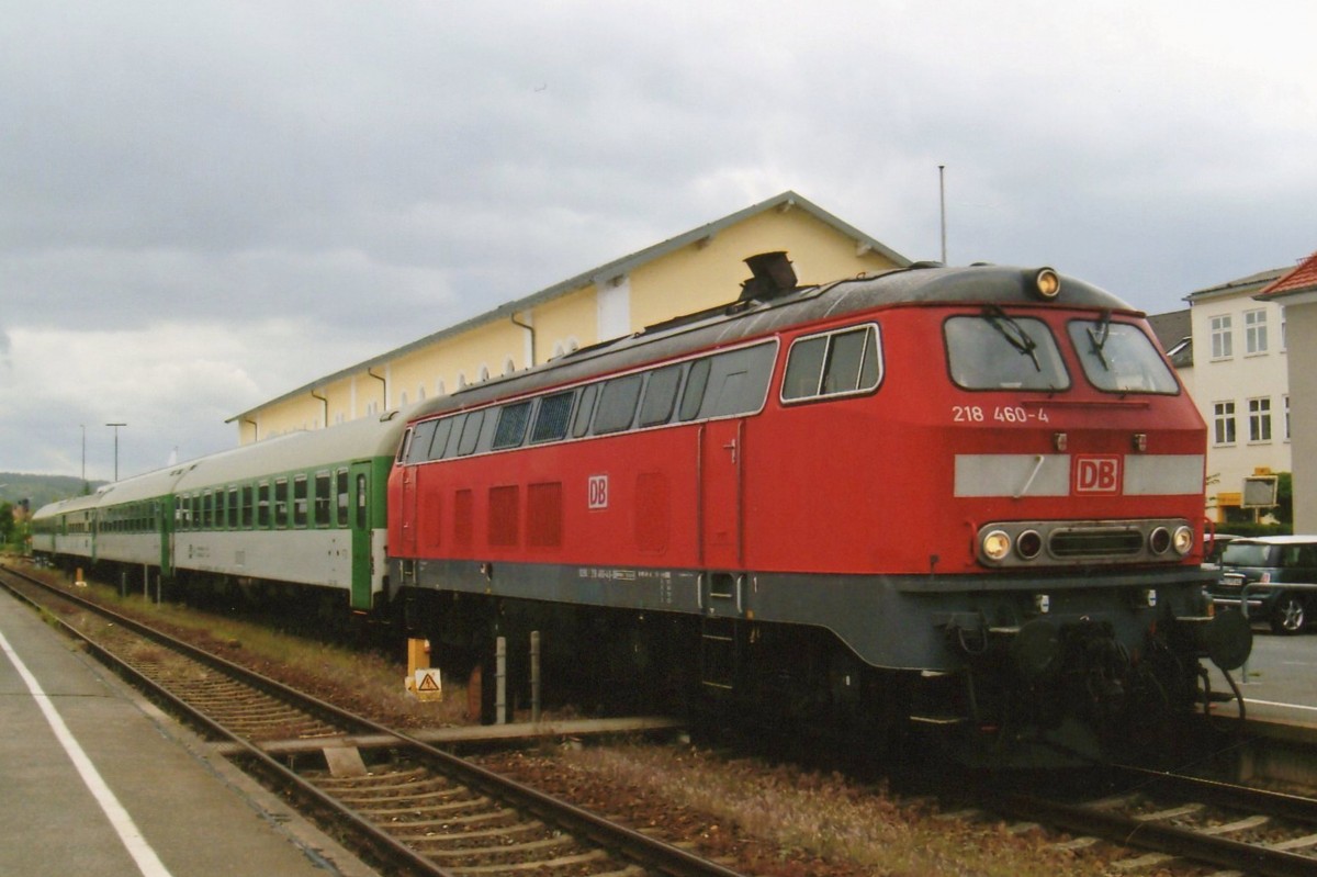 Am 4 Juni 2009 stand 218 460 mit CD-Wagen in Schwandorf.