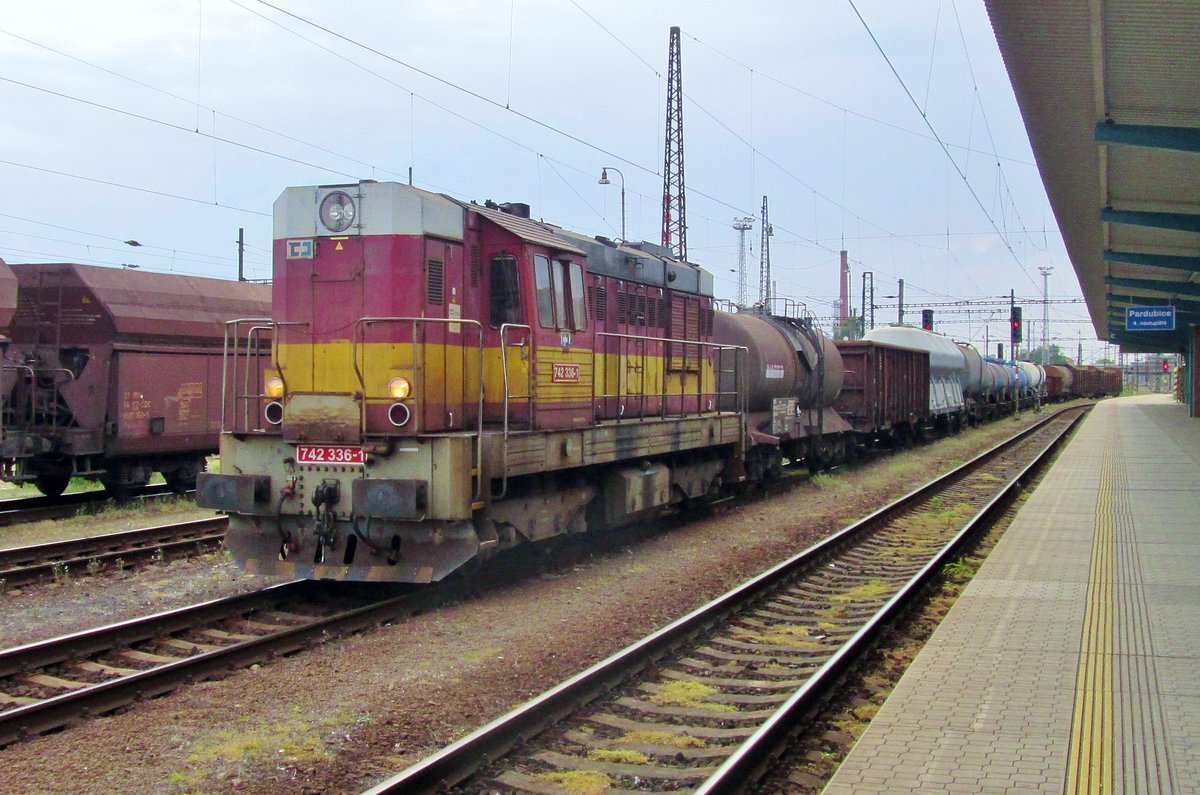 Am 4 Juni 2013 rangiert 742 336 in Pardubice.