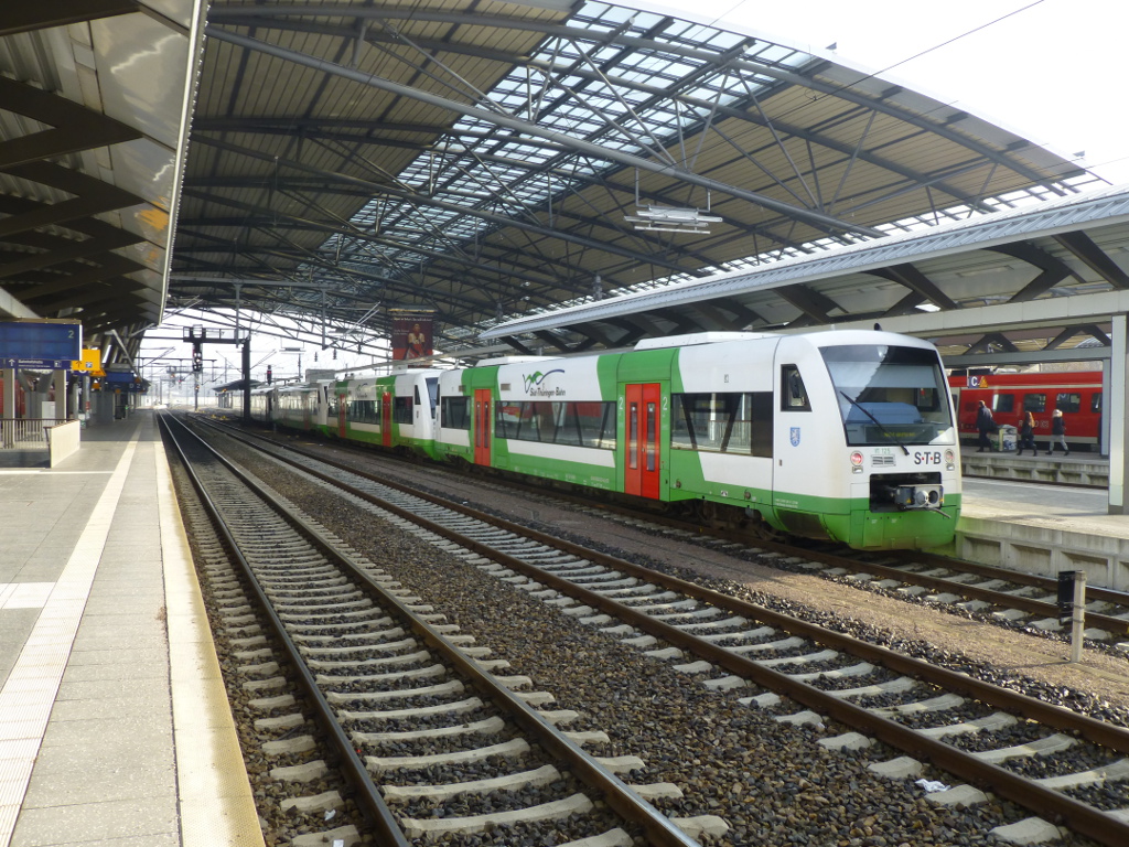 Am 5.2.14 stehen im Hauptbahnhof Erfurt sage und schreibe fnf EB-STB-Unterfranken-Regioshuttles nach nicht einsteigen bereit.