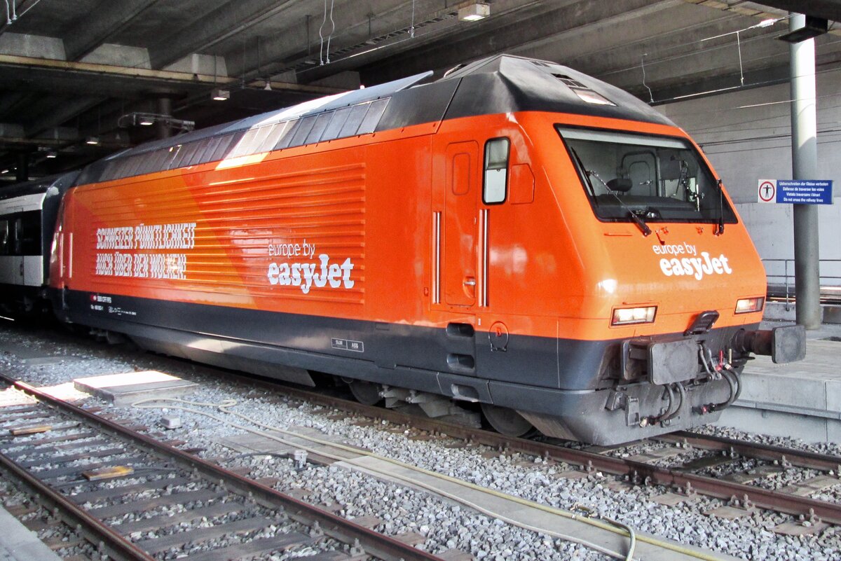 Am 6 Juni 2015 steht 460 063 in Basel SBB.