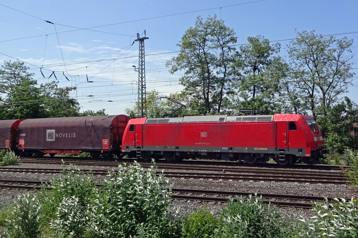 Am 7 Juni 2019 treft 185 235 in Neuss ein.