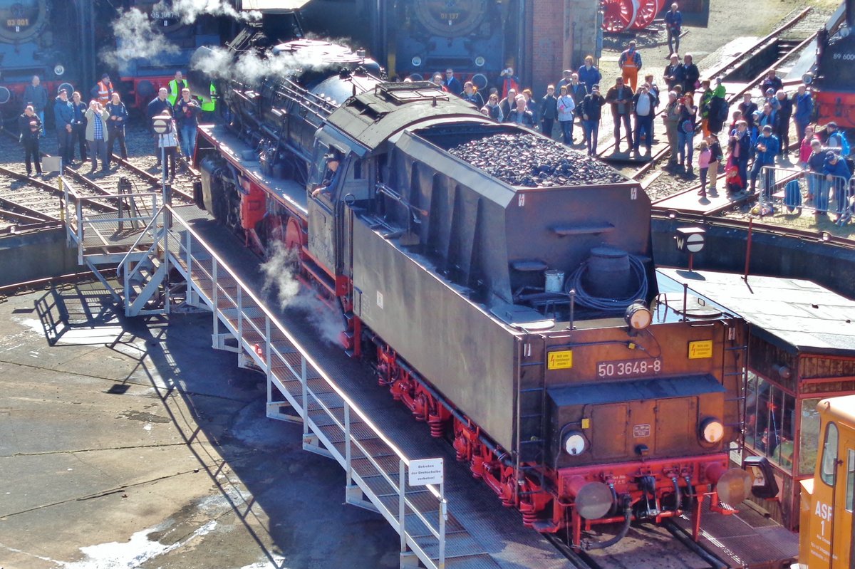 Am 8 April 2018 steht 50 3648 auf die Drehscheibe in Dresden-Altstadt. 