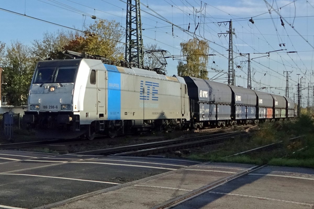 Am 8 November 2019 verlässt LTE 186 298 mit ein Lehrkohlezug Emmerich.