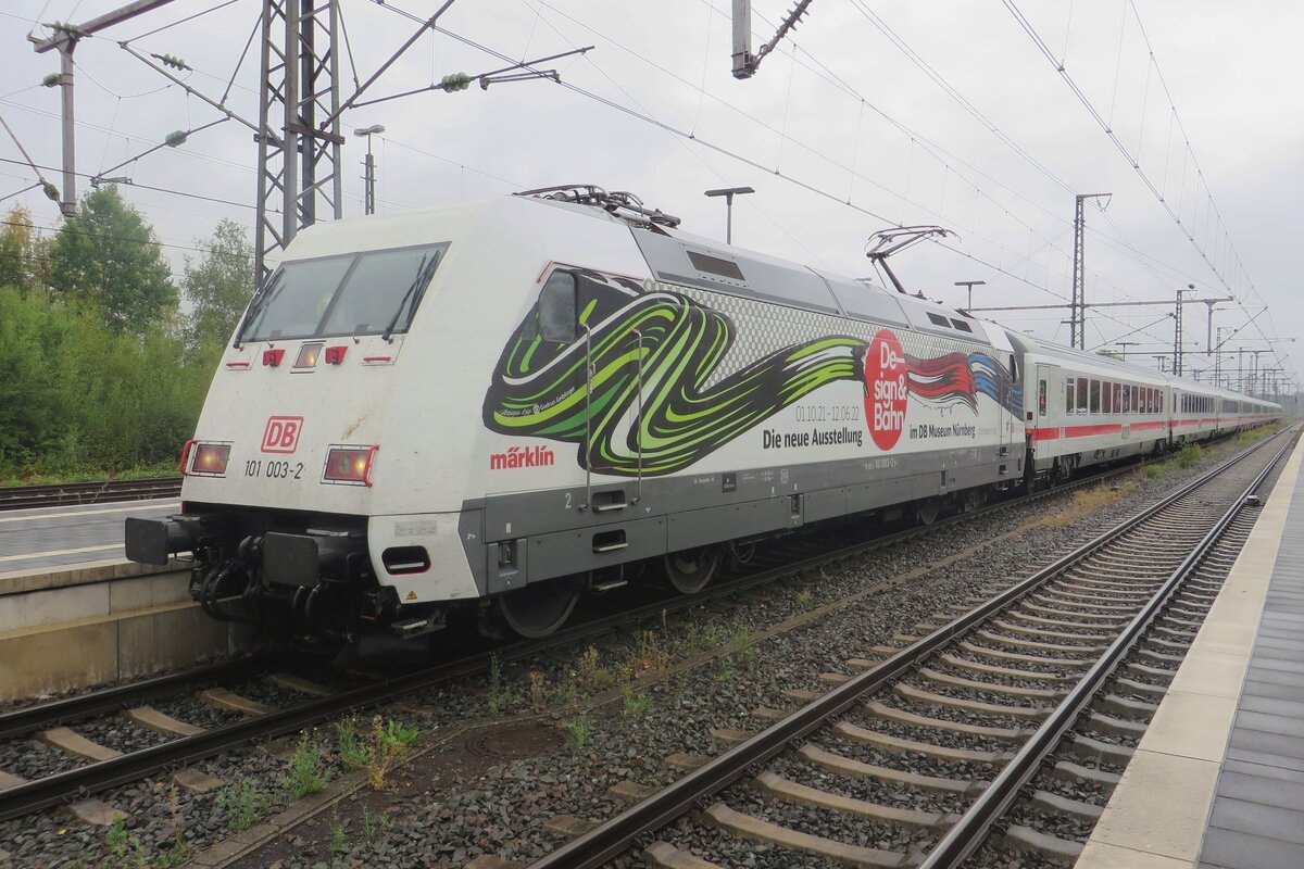 Am 8 September 2022 treft 101 003 in Bad Bentheim ein mit der IC-Berlijn nach Amsterdam. In Bad Bentheim wird der 101 ersetzt duch ein NS 1700 -noch, weil ab 2025 sollen neue, von Talgo gebaute Garnituren der Lokwechsel überflüssig machen.