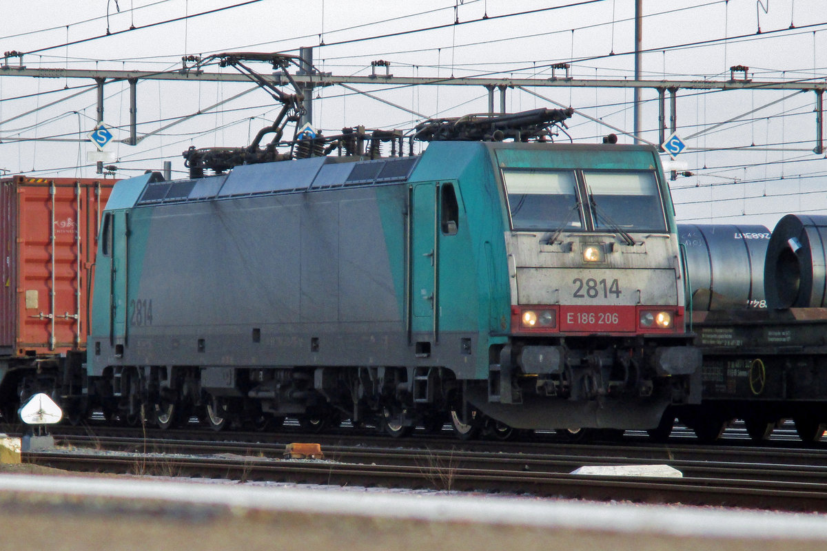 Am 9 Januar 2016 steht 2822 in Roosendaal.