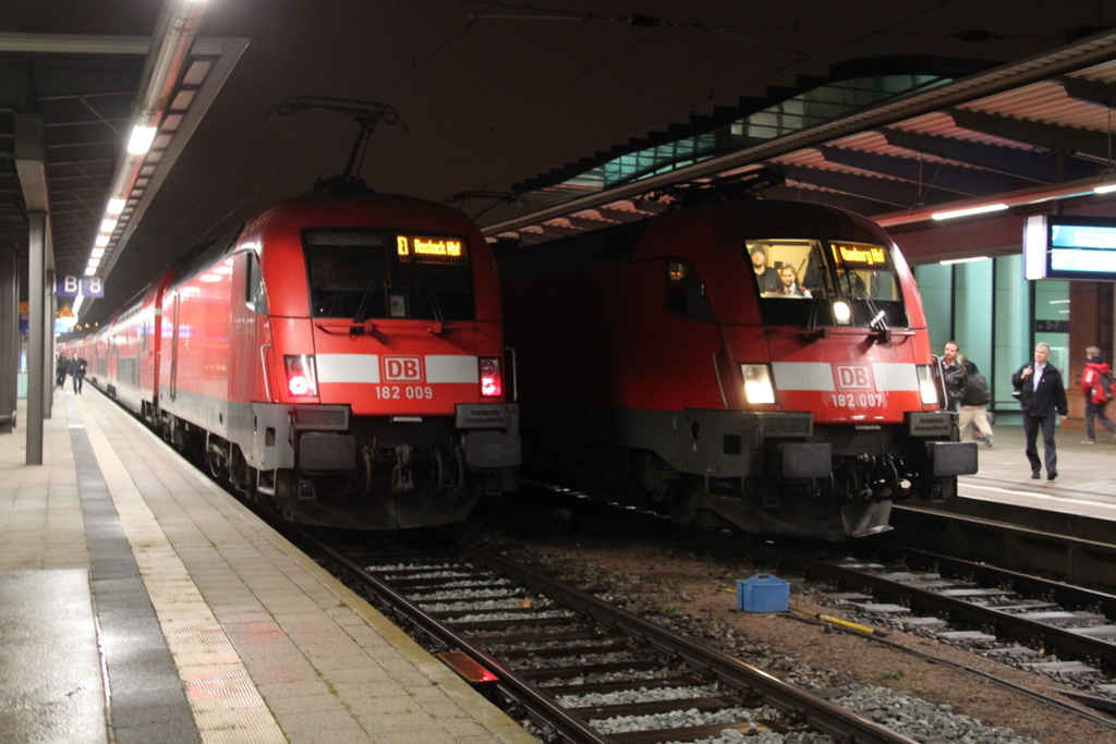 am Morgen des 09.12.2016 waren gegen 07:00 Uhr 182 009 und 182 007 zu Gast im Rostocker Hbf.