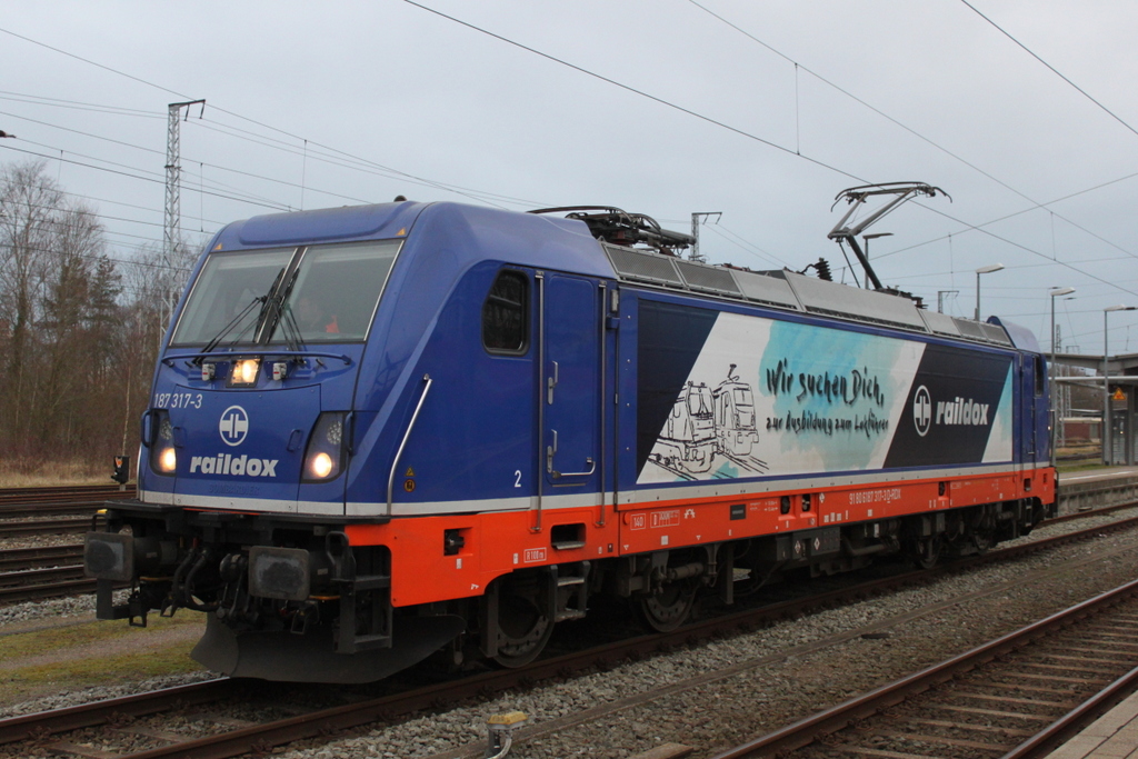 Am Nachmittag stand 187 317-3 als Tfzf im Rostocker Hbf.02.02.2018