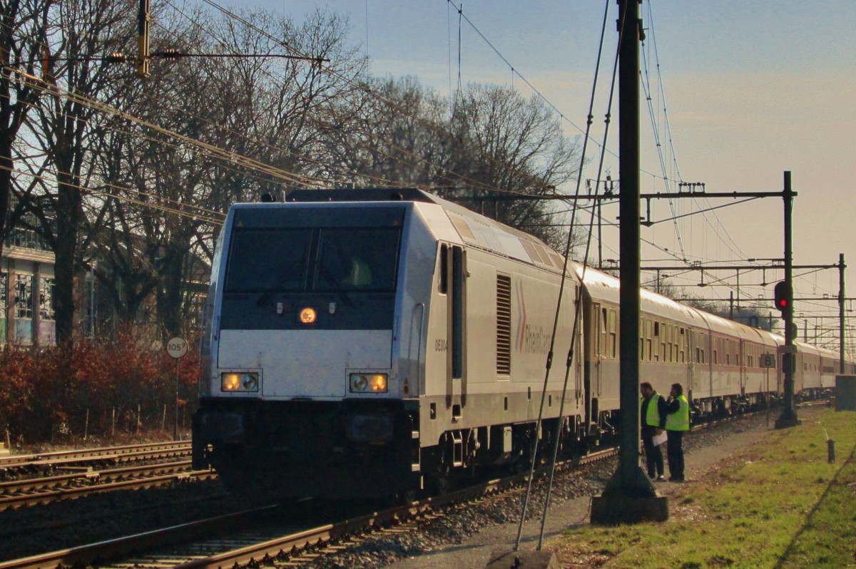 Am sonnigen 8 März 2015 ist RheinCargo 804 mit ein EETC-Nachtzug aus Tirol in Zevenaar eingetroffen.