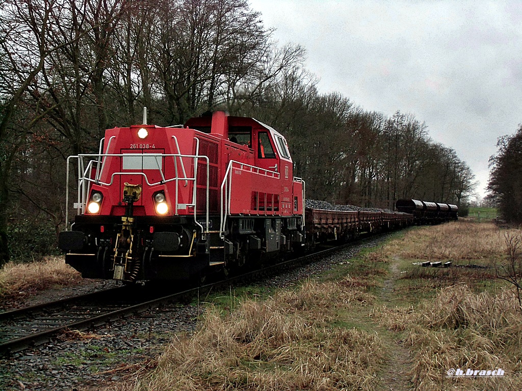 ankunft der 261 038-4 mit einen schotterzug am bf glinde,15.01.15