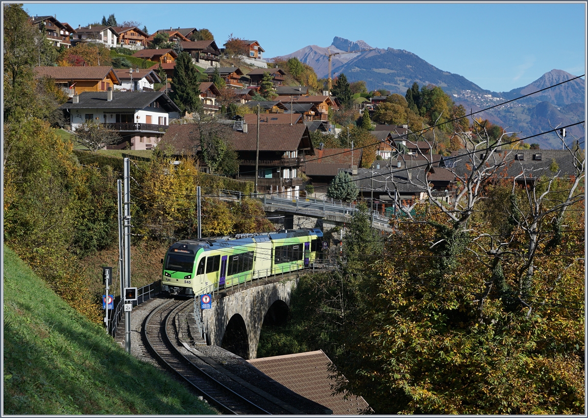 AOMC GTW Beh 2/6 auf der Pont de Chemex.
28. Okt. 2016