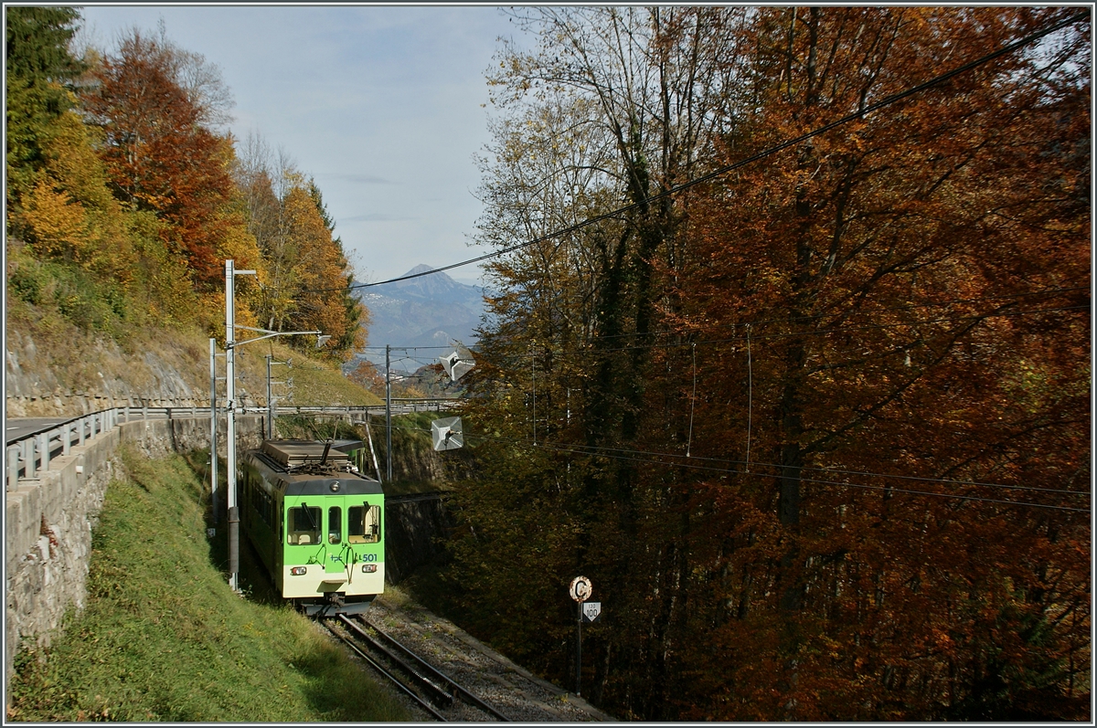 AOMC Regionalzug bei Champéry.
25. Okt. 2013