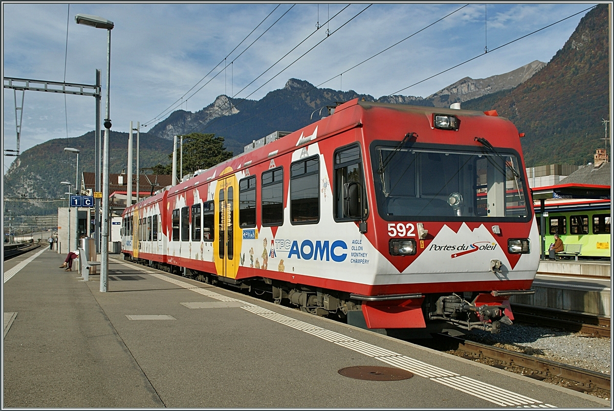 AOMC Triebwagan wartet in Aigle auf seine Fahrgste nach Champry.
25. Okt. 2013