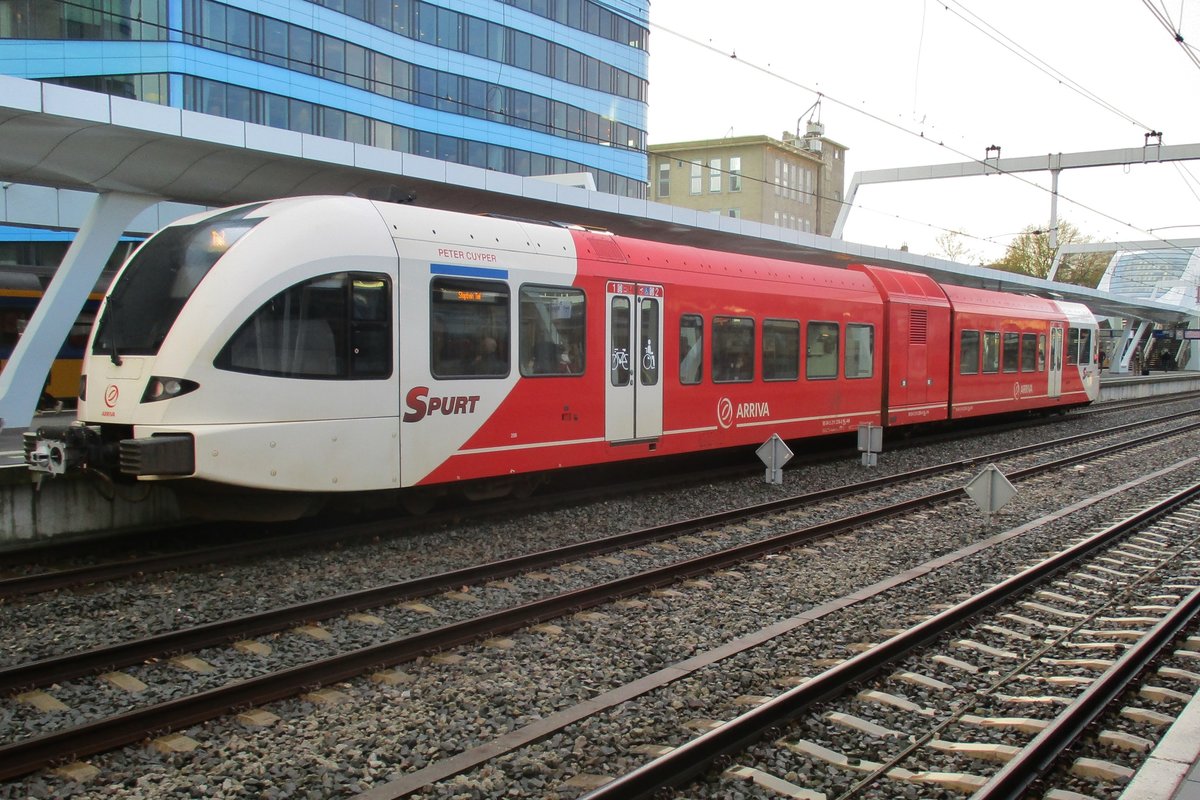 Arriva 259 steht am 1 Februar 2018 in Arnhem Centraal. 