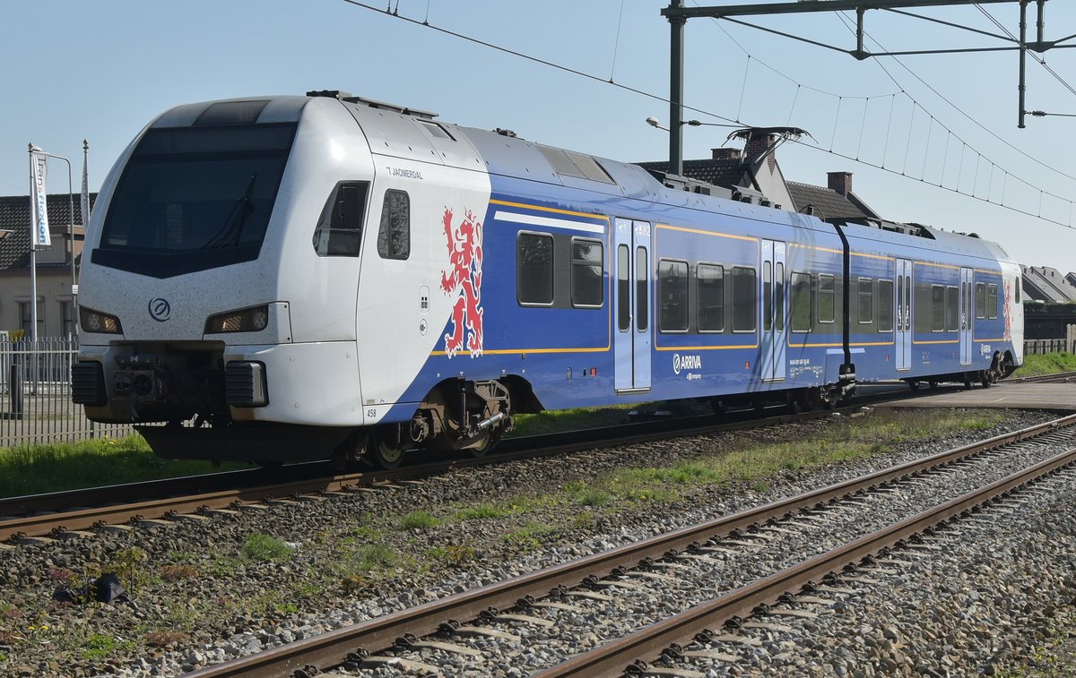 Arriva Stoptrein meede NVR-Nummer 9484 4031 458-1 NL-AN op Station Echt/Provinzie Limburg op Zondag 9. April 2017. 
Regionalbahn mit der NVR-Nummer 9484 4031 458-1 im Bahnhof Echt/Provinz Limburg am Sonntag den 9.4.2017