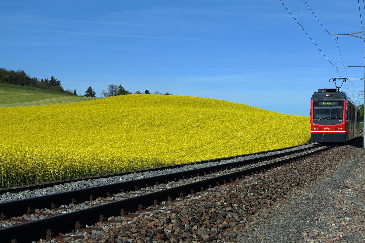 ASm: Letzter Tag im Monat April 2017 mit dem Be 4/8 15 bei Wiedlisbach.
Foto: Walter Ruetsch