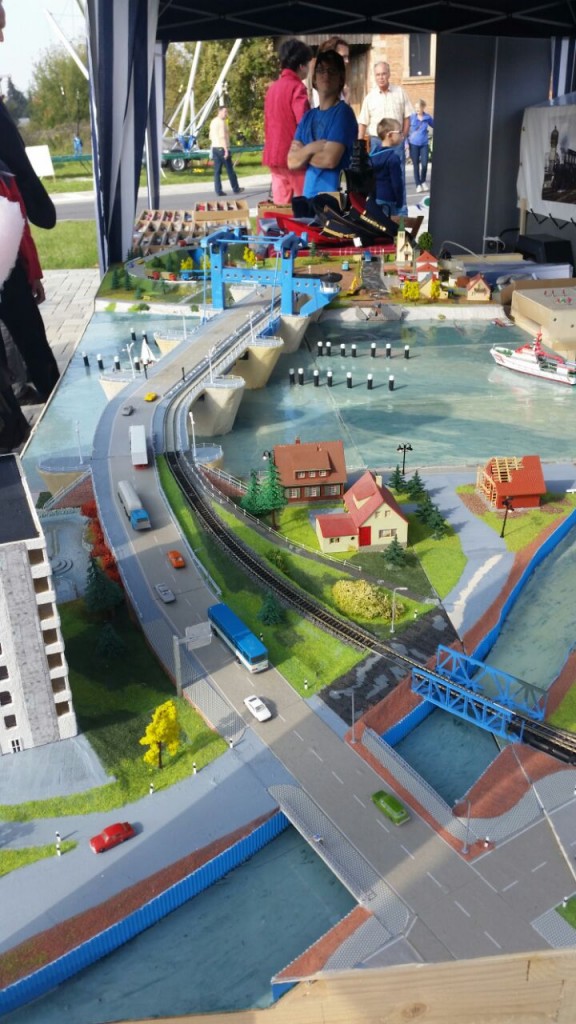 Auch eine Modelleisenbahnanlage war beim 9. Unstrutbahnfest am 05.10.2014 in Laucha zu bewundern. (Foto: Karolin Thomas)