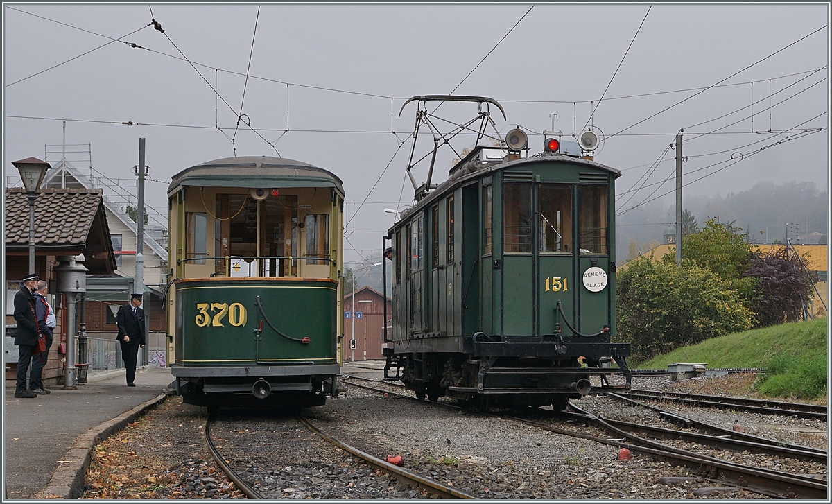 Auch wenn das Wetter kaum dazu einlädt, der CGTE Strassenbahn Gepäcktriebwagen fährt an den Strand, so jedenfalls verspricht es die Routentafel der Fe 4/4 151. ... Der von der B-C als Leihgabe an die Association Genevoise du Musée des Tramways abgegebene Fe 4/4 151 (Baujahr 1911) weilt für ein paar Wochen zu Besuch an der Riviera Vaudoise und zeigt sich hier in Blonay. 

30. Oktober 2021