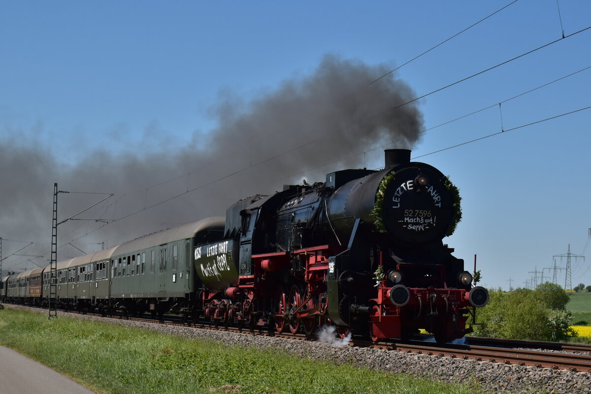 Auf Abschiedsfahrt ist 52 7596 bei Hohenstadt mit ihrem DPE 17473 gen Würzburg fahrend abgelichtet. 11.5.25 