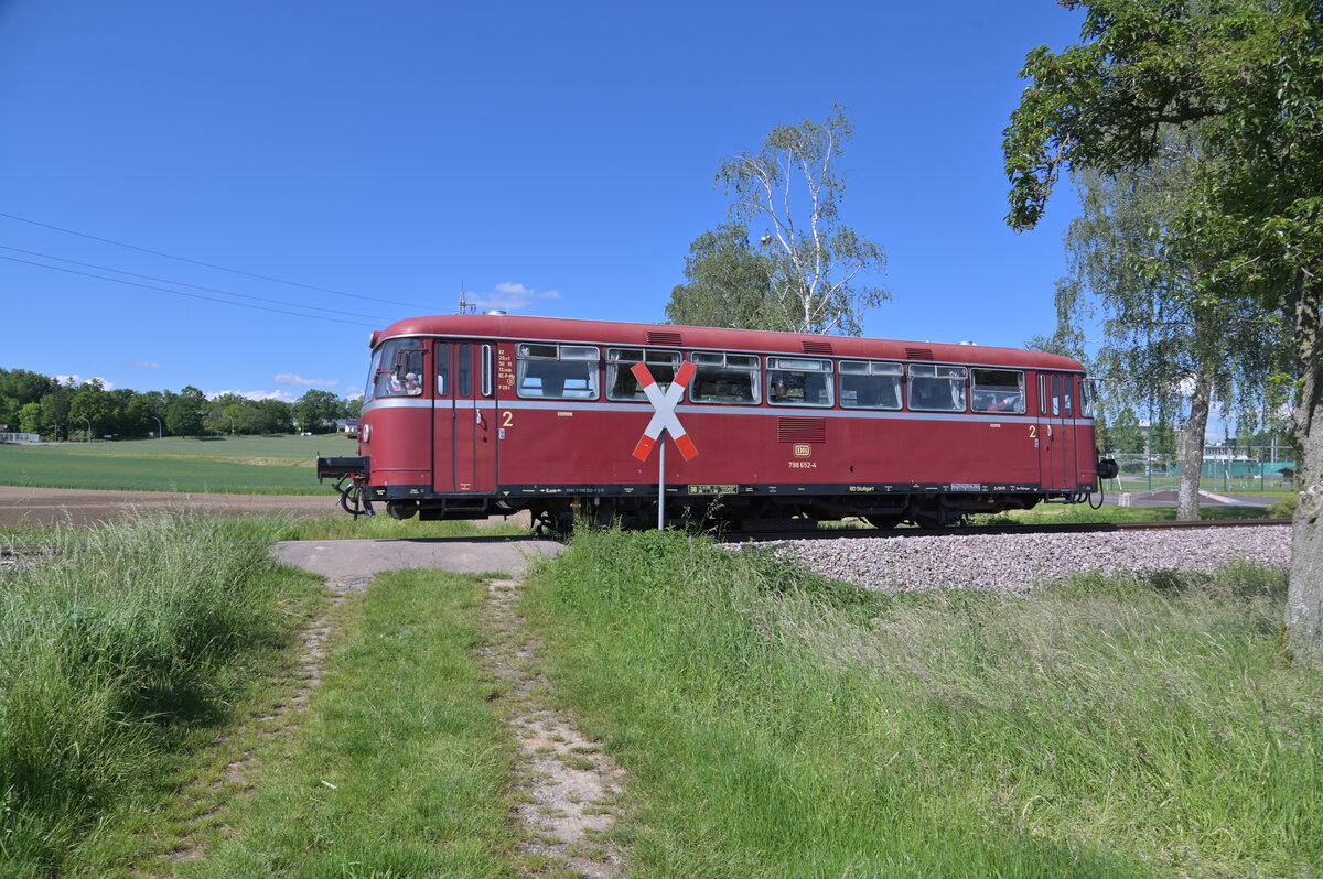 Auf dem Feldwegübergang unweit vom Sportplatz Siegelsbach. 20.Mai 2024