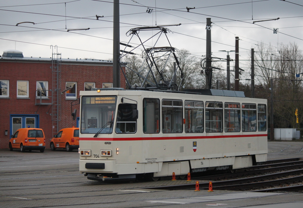 Auf dem Weg zur 2. Fotorunde stand zur freude des Fotografen der Tatra T6A2 auf dem Betriebshof der Rostocker Straßenbahn AG.27.12.2019