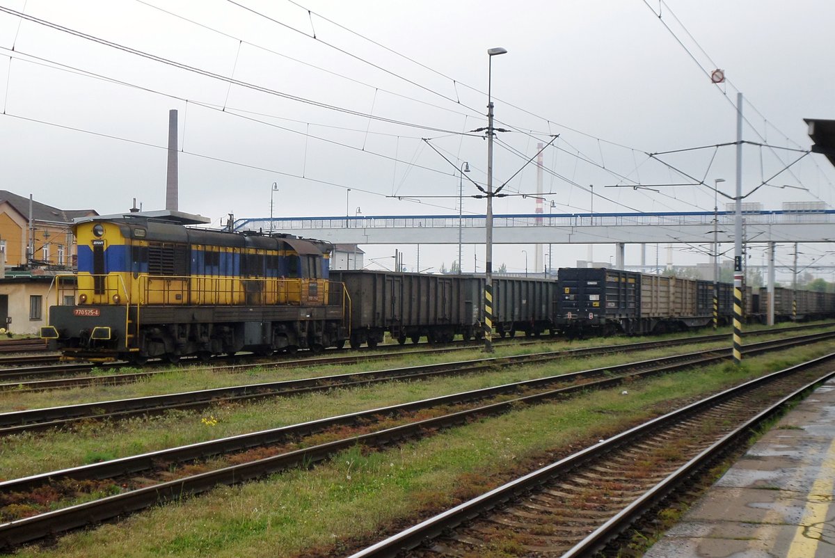 AWT 770 525 rangiert am 4 Mai 2016 in Ostyrava hl.n.