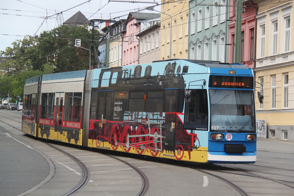 Bderbahn Molli on Tour: NGT 6 Wagen 687 als Linie 5 von Rostock-Mecklenburger Allee nach Sdblick am 04.09.2015 in der Rostocker Innenstadt