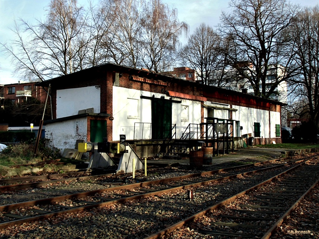 bahnhof glinde am 03.12.15,heute stillgelegt,wer interesse der früheren strecke und den verlauf hat,sollte mal die seite WWW.FÖRDERVEREIN.SÜDSTORMARNSCHE.KREISBAHN.DE besuchen,reinklicken lohnt sich immer.