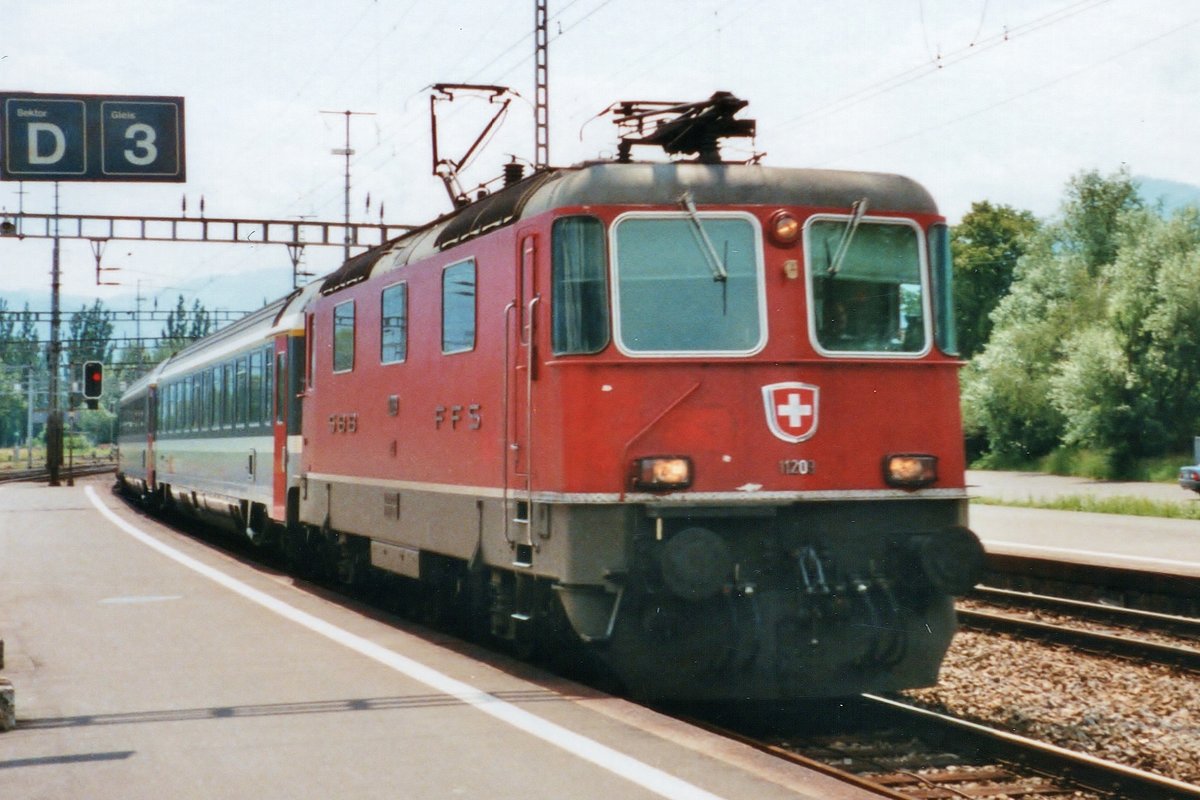 BB 11201 steht am 24 Mai 2002 in Sargans.