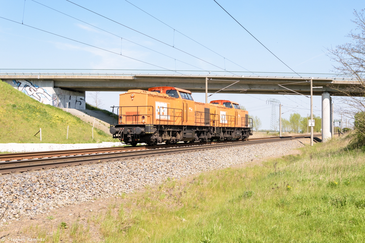 BBL 09 (203 122-7) BBL 08 (203 121-9) BBL Logistik GmbH in Nennhausen und fuhren weiter in Richtung Stendal. 11.05.2017