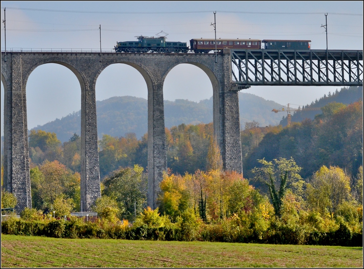 Be 6/8 III 13302 als berraschung auf dem Eglisauer Viadukt. Oktober 2011.