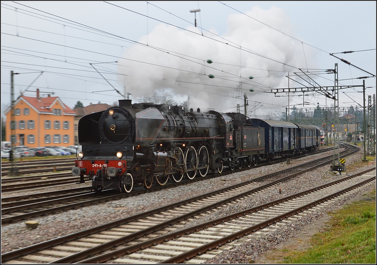 Besuch der Grande Dame 241-A-65 in Konstanz.

Einfahrt nach Konstanz. Dezember 2015.