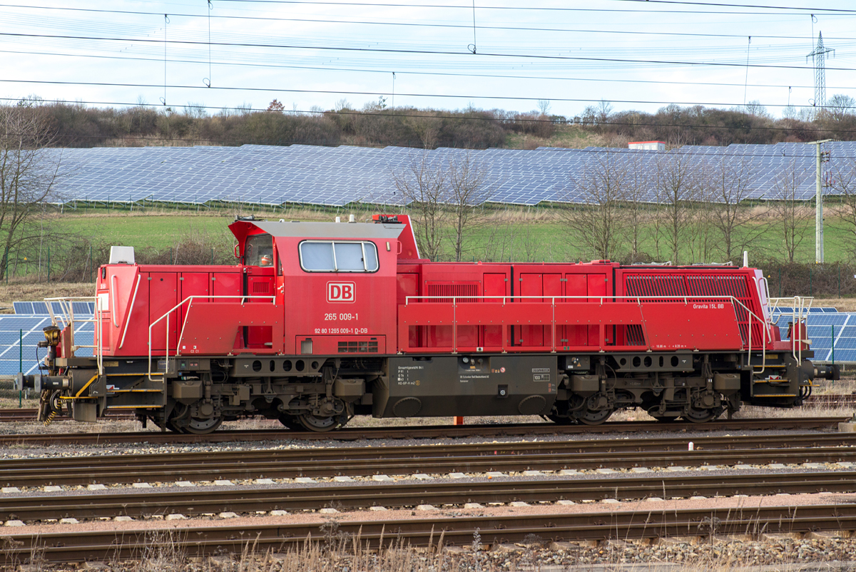 Bevor die nächste Einsatzwoche (Mo-Fr) auf der Kalibahn Heringen (Werra) - Gerstungen  für 265 009-1 beginnt, genießt die Lok am Samstag, dem 11.03.17, ihre Wochenendruhe im Bahnhof Gerstungen.