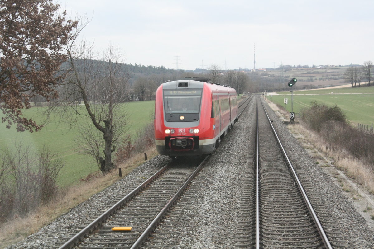 Blick aus der 218 105 auf den 612 597/097 als RE40 mit ziel Nrnberg Hbf zwischen Schwandorf und Regensburg am 23.3.21